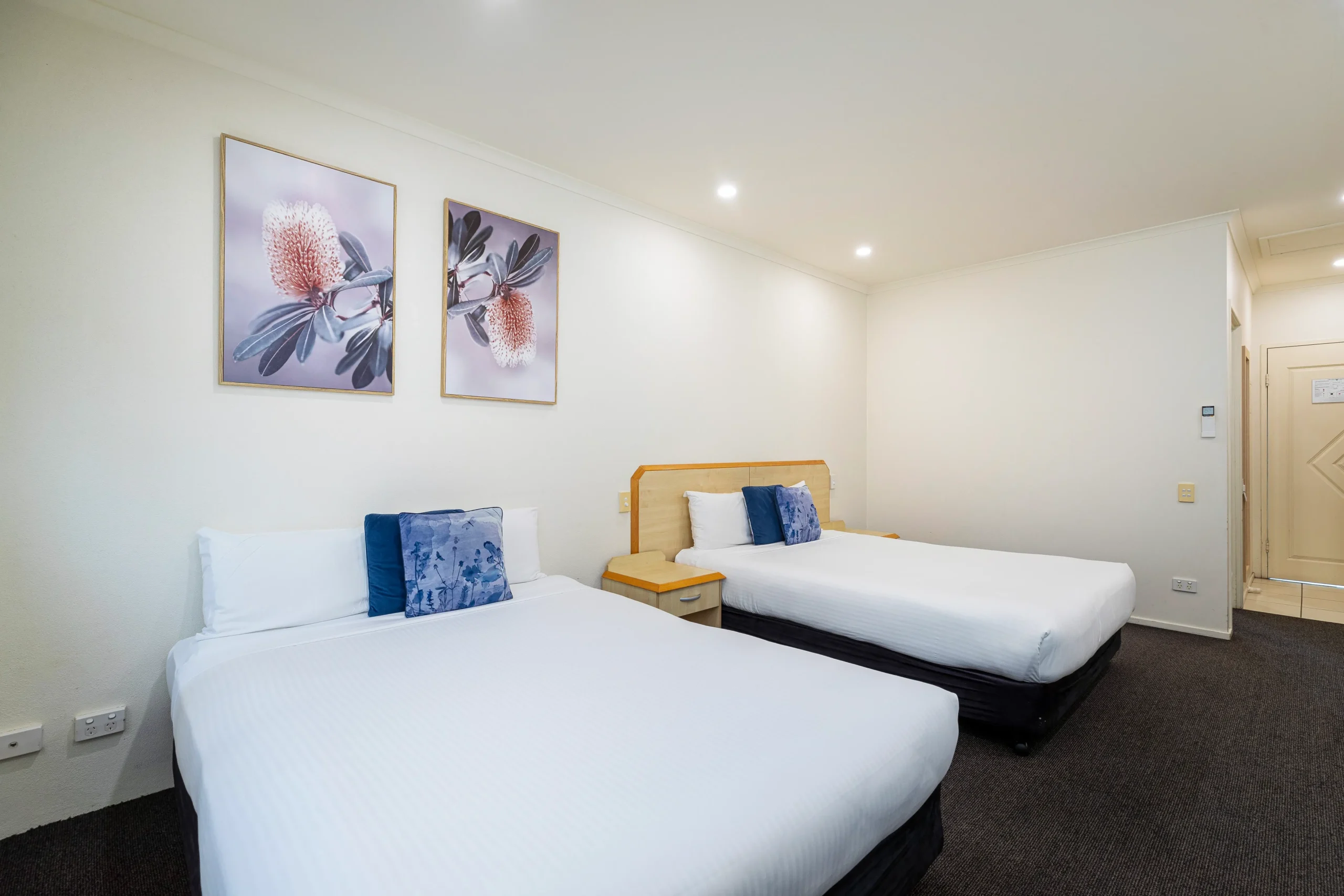 RED-BRIDGE-MOTOR-INN-WC-ACCESSIBLE-2